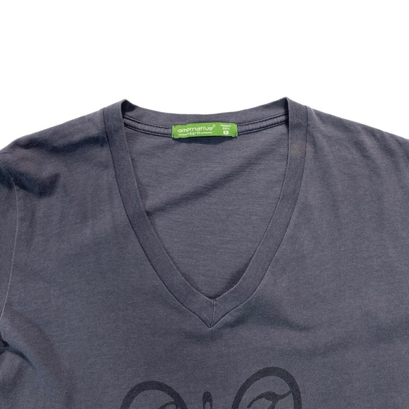 ALTERNATIVE earth Laura Flook Logo Print Organic Cotton T-Shirt in Gray Size S - Picture 4 of 6